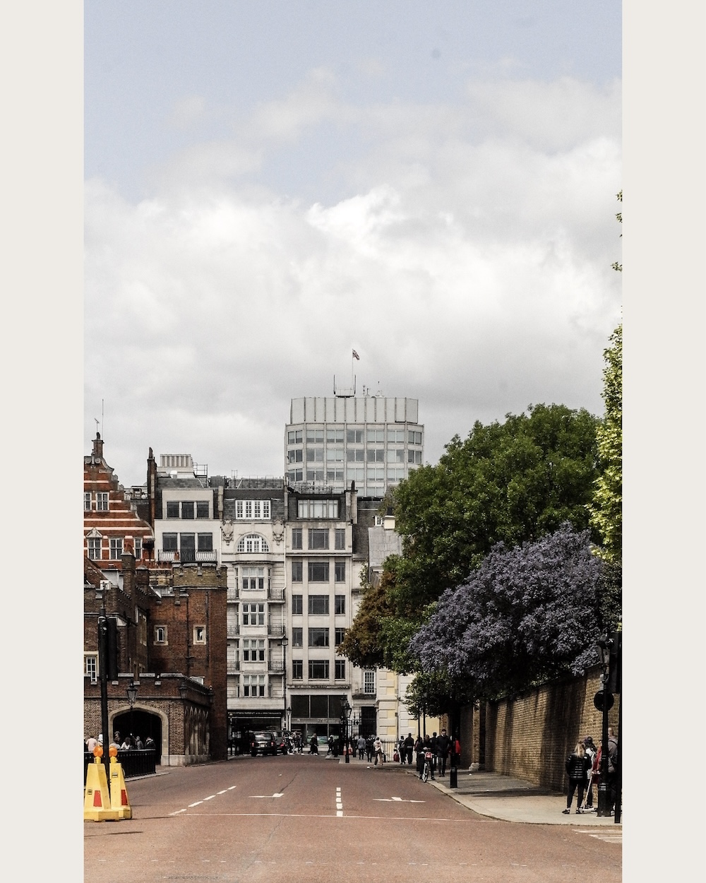 Economist Building, Alison and Peter Smithson, 1959-64, London, UK
